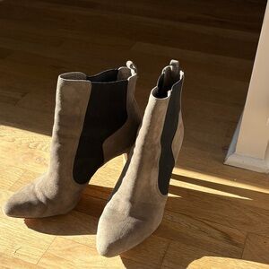Vince Camuto taupe suede booties size 8.5